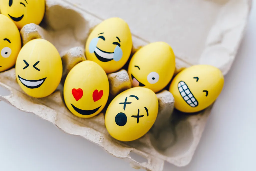 Bemalte Ostereier als Symbol für Software Easter Eggs