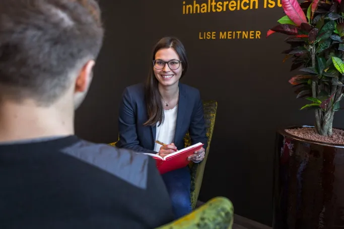 Recruiting Chatbot unterstützt bei Stellenausschreibungen und Bewerbungsprozess